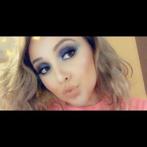 Meet your Posher, Casey